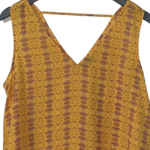 FINAL PRICE a.n.a Women's Mustard Yellow Sleeveless Peplum Top NWOT Large - Picture 2 of 7